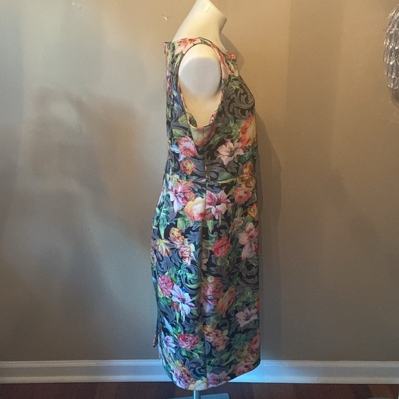 New York And Company Stretch Dark Floral Sleeveless Sheath Dress With Zipper - Picture 3 of 6